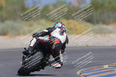 media/Sep-25-2023-Moto Forza (Mon) [[81ffa65e0a]]/B-C Group/Session 4 (Turn 2 Backside)/